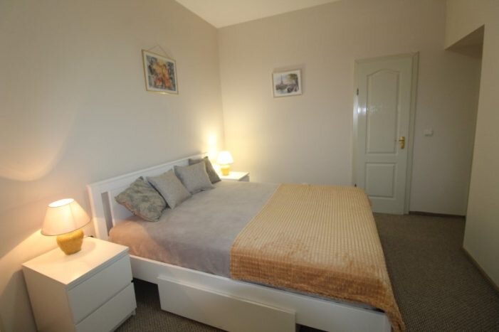 Romana, Ateneu, inchiriere apartament 2 camere 70 mp